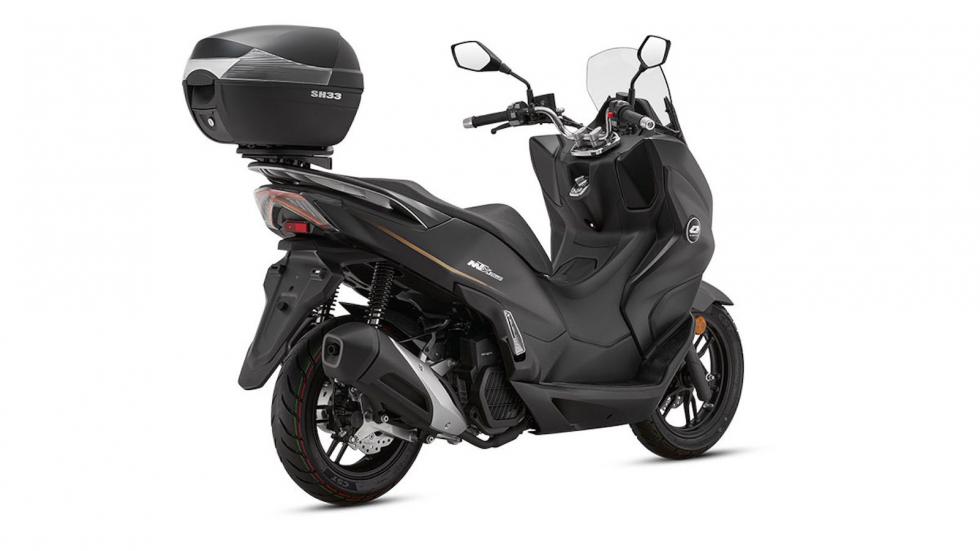 QJMOTOR MTX 125: Υβριδικό 15 ίππων με κάμερα και topbox